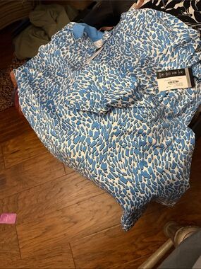 Tail Blue and White Long Sleeve Tee - Abstract Print